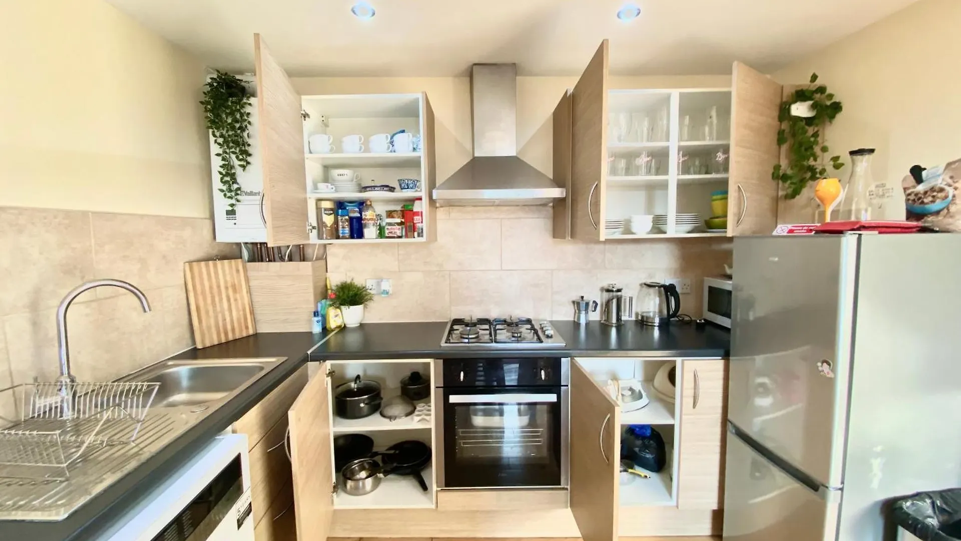 London'S Central East End 2 Bedroom City Apartments Regno Unito